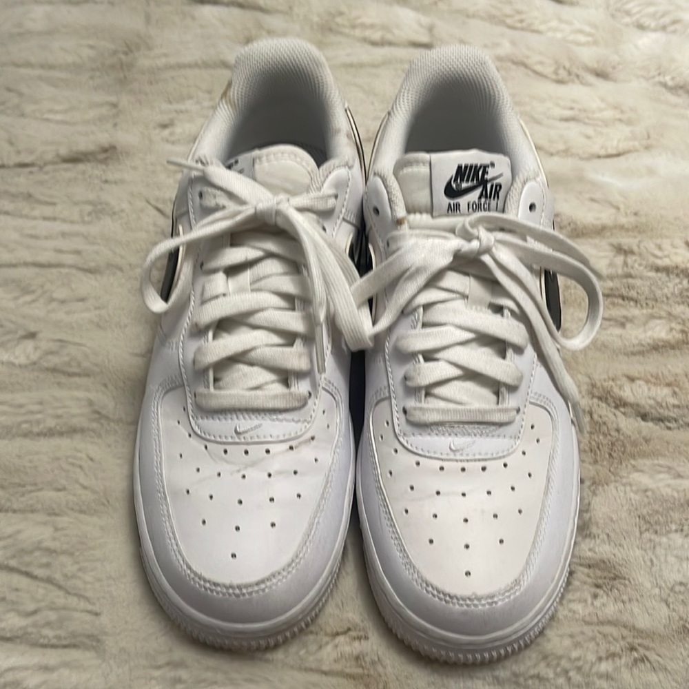Black Nike sneakers like new